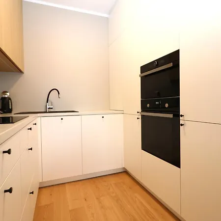 Klingerka - 1 Bedroom Modern Lägenhet