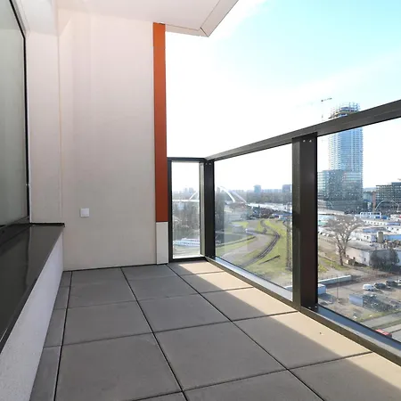 Klingerka - 1 Bedroom Modern Lägenhet *